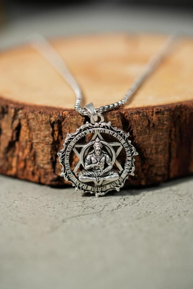 🔱 Shree Yantra with Hanuman Raksha Pendant with Chain