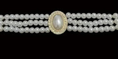 Elegant Artificial Pearl Necklace – White